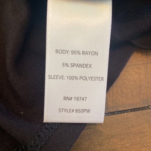 Pioneer Woman Top- Small - Picture 5 of 6